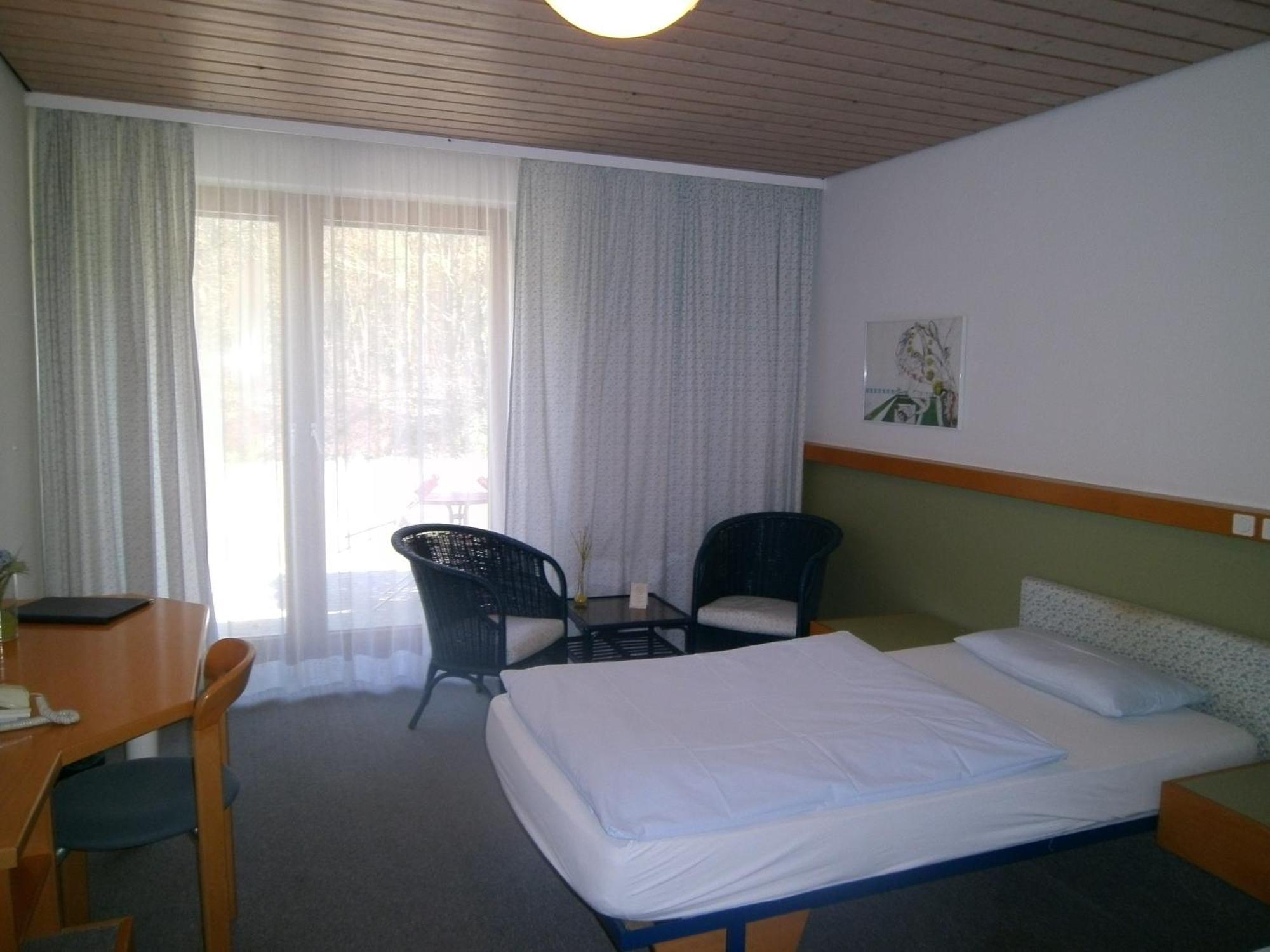 Sportpark Juergen Fassbender Hotel Eggenstein-Leopoldshafen Bilik gambar