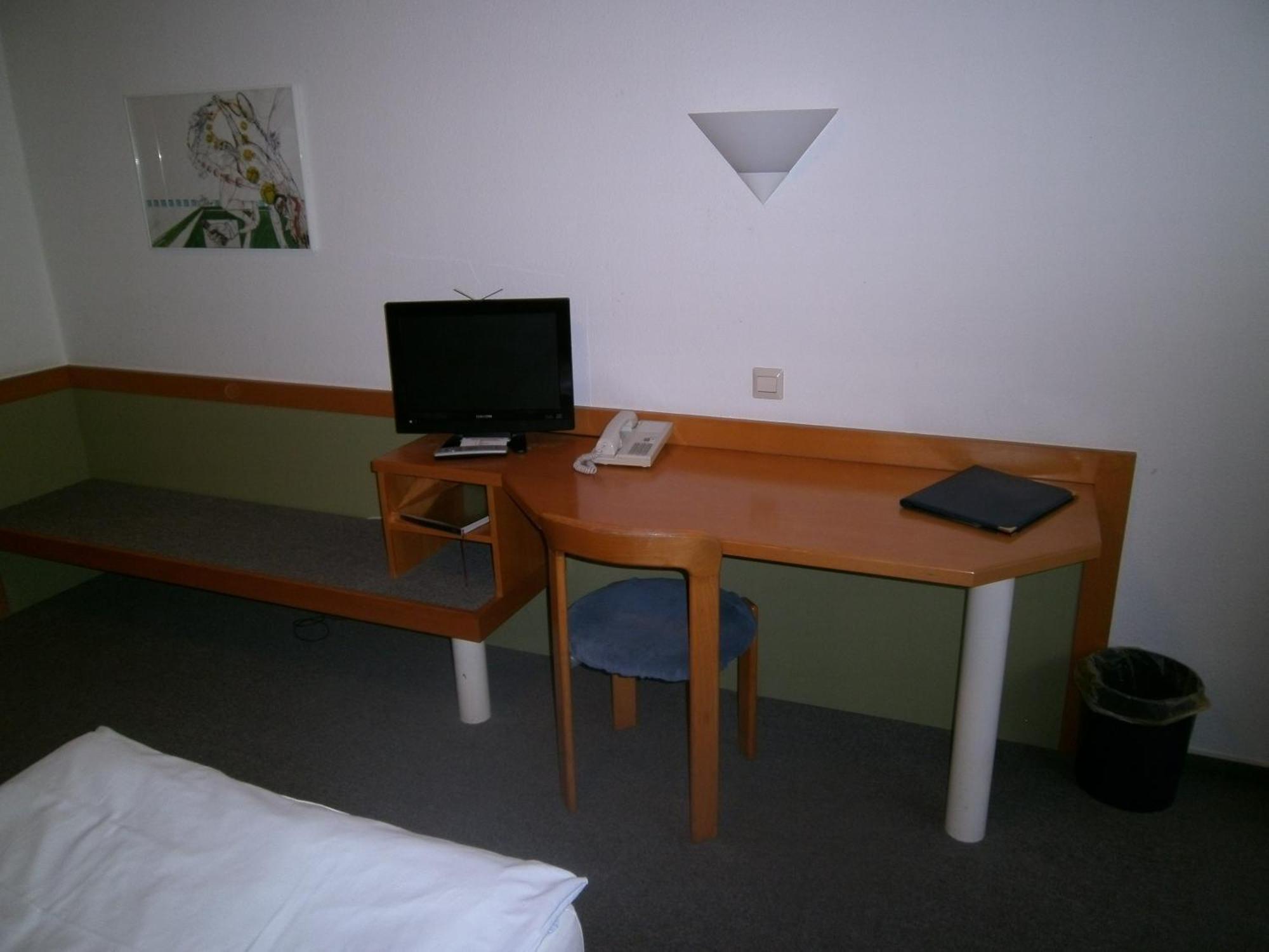Sportpark Juergen Fassbender Hotel Eggenstein-Leopoldshafen Bilik gambar